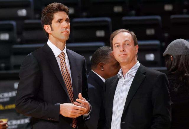 要么在熟人 要么在熟人