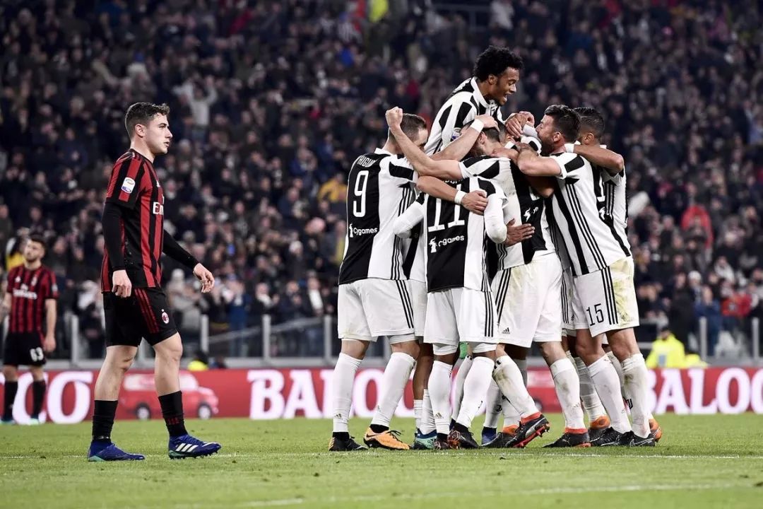 赛场的喧嚣 赛场的喧嚣